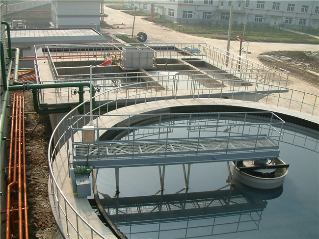 半橋式周邊傳動刮泥機 半橋式周邊傳動刮泥機